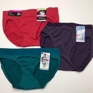 3 pairs panties Jockey & Bali size small  C31
